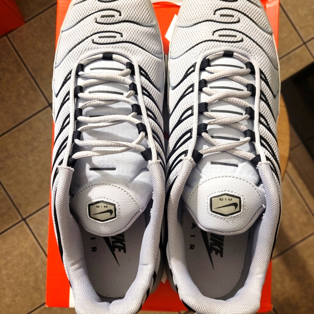 AIR MAX PLUS